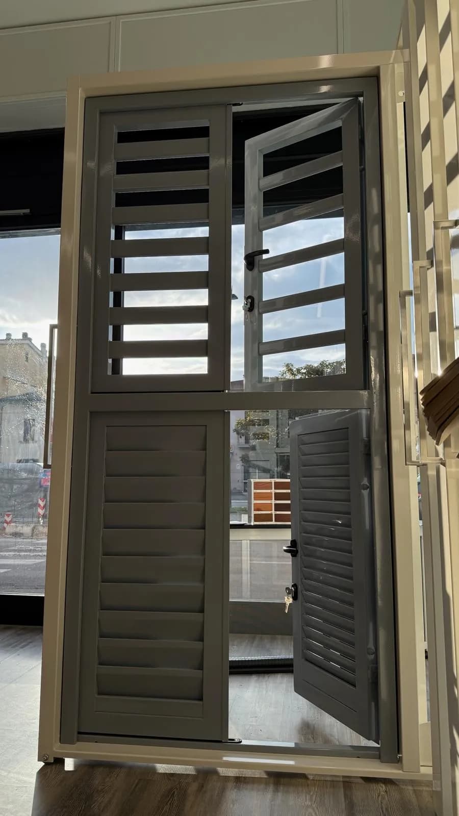 Persiana aperta in esposizione